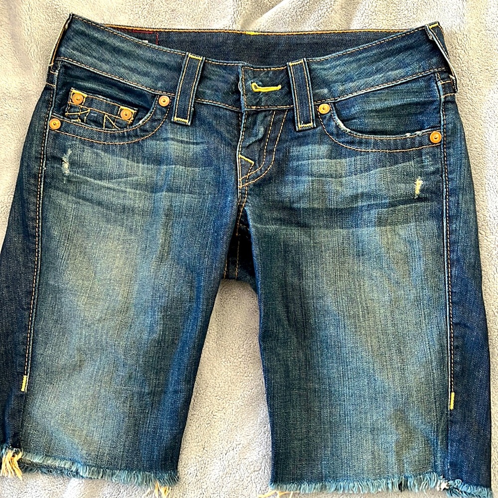 True religion shorts. Size 26 .